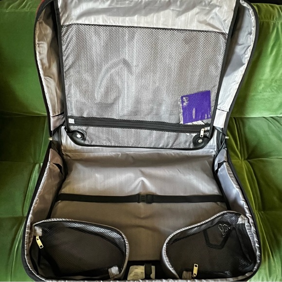 NWT Samsonite Tech-Lite UltraValet garment bag - Picture 3 of 6